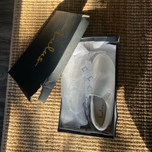 Lulu white canvas Vans
